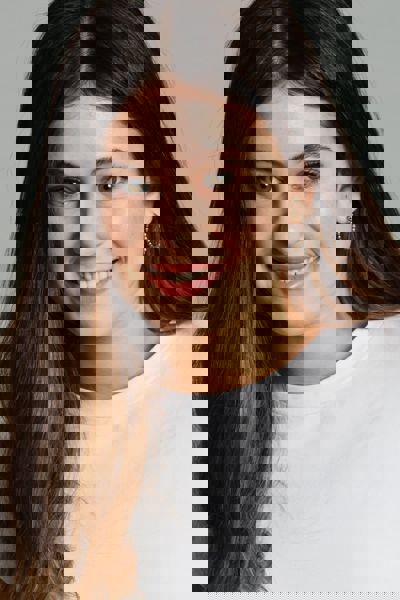 Lola Abraldes