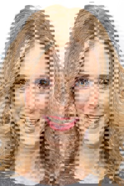 Emilia Fox