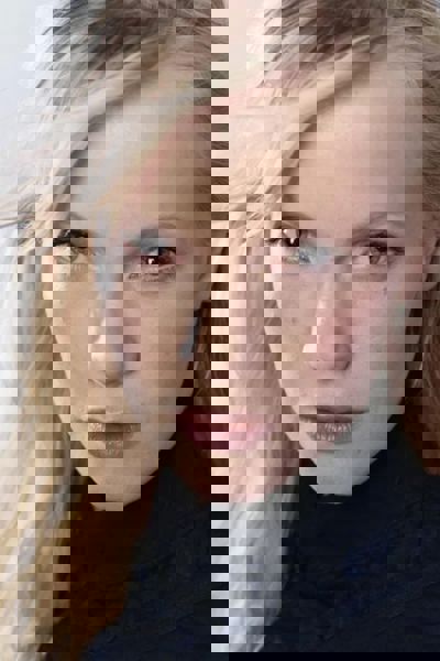 Laura Harris