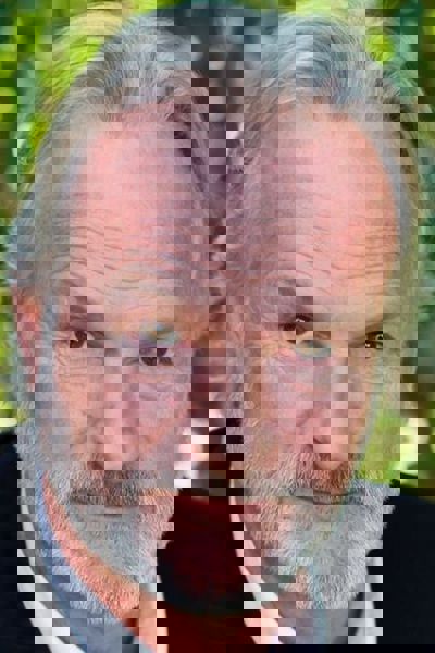 Clive Mantle