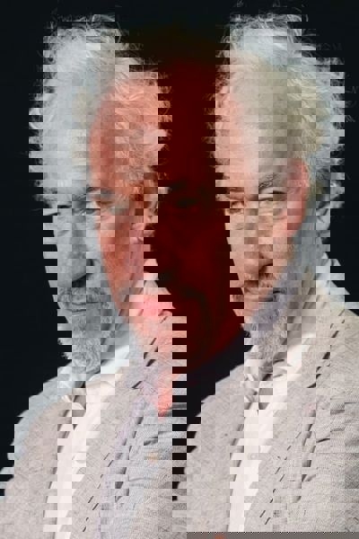 Simon Callow