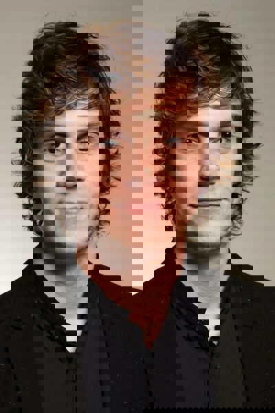 Evan Peters