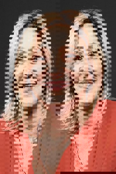 Edie Falco