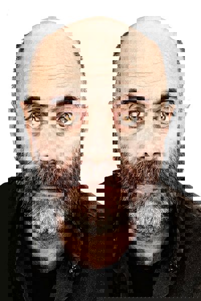 Ezel Akay