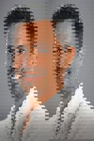 Jay Hernandez