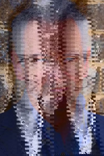 Alexander Armstrong