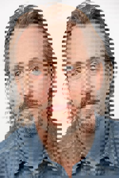 Linus Roache