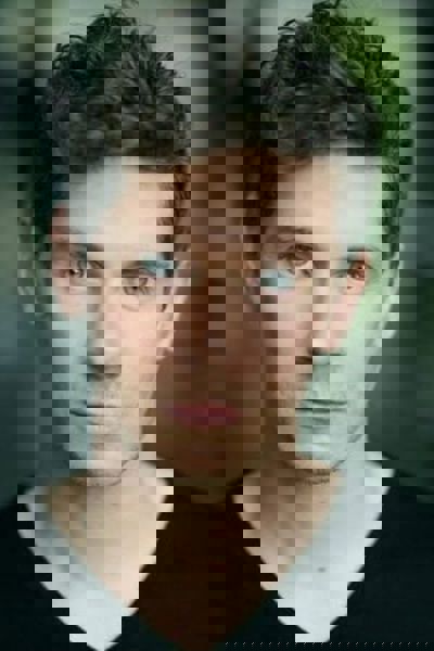 Karl Davies