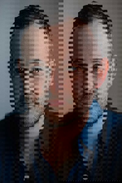 Daniel Henshall