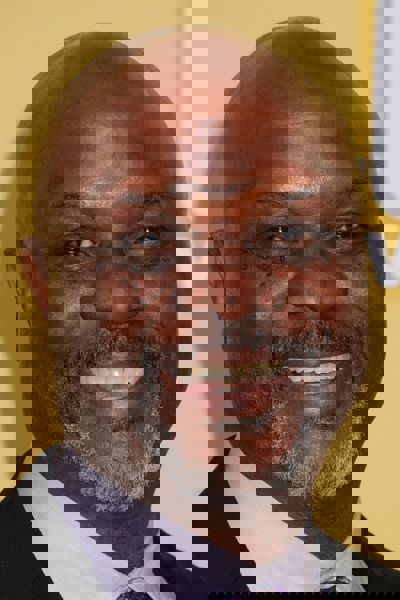 Robert Wisdom