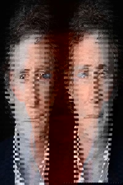 Gabriel Byrne