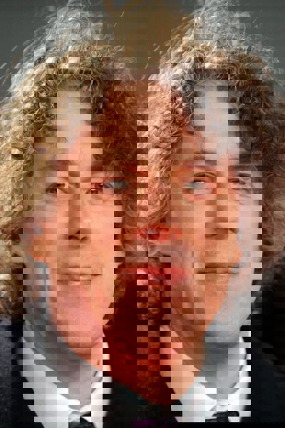 Alan Davies
