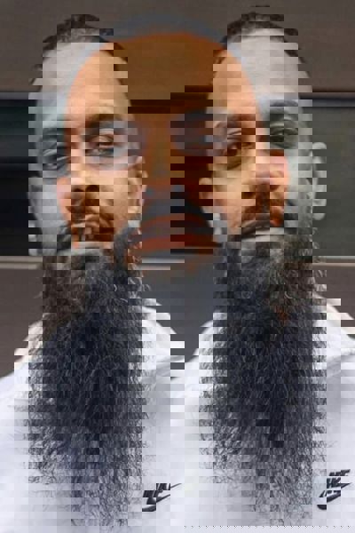 Guz Khan