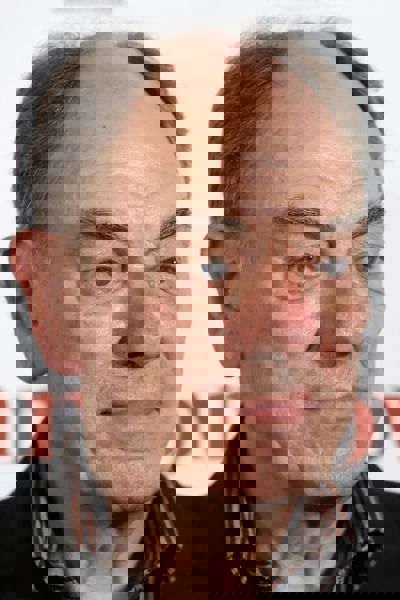 Alun Armstrong